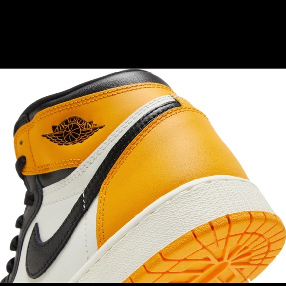 Men Nike Air Jordan 1 Retro High OG Yellow Toe Sneakers NWOB